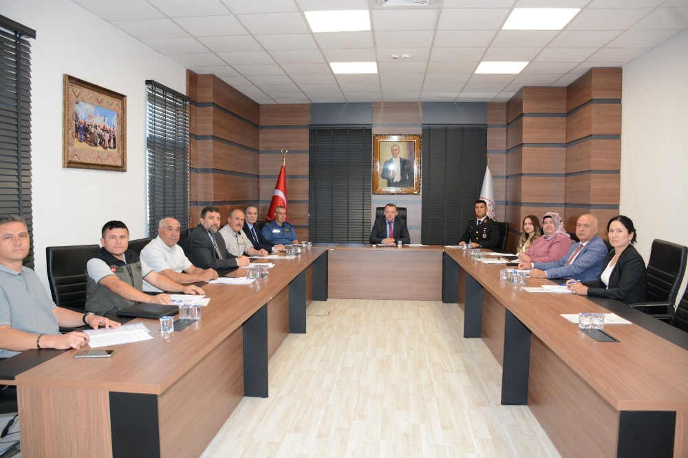 Orman yangını tedbir toplantısı Kaymakamımız Mustafa Görmüş başkanlığında, ilgili kurum temsilcilerinin katılımıyla gerçekleştirildi