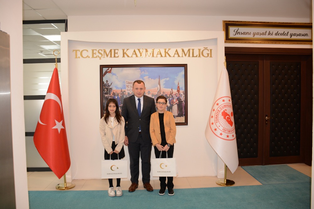 Kaymakamımız Mustafa Görmüş, 23 Nisan’da makamını öğrencilere devrederek bayramlarını kutladı